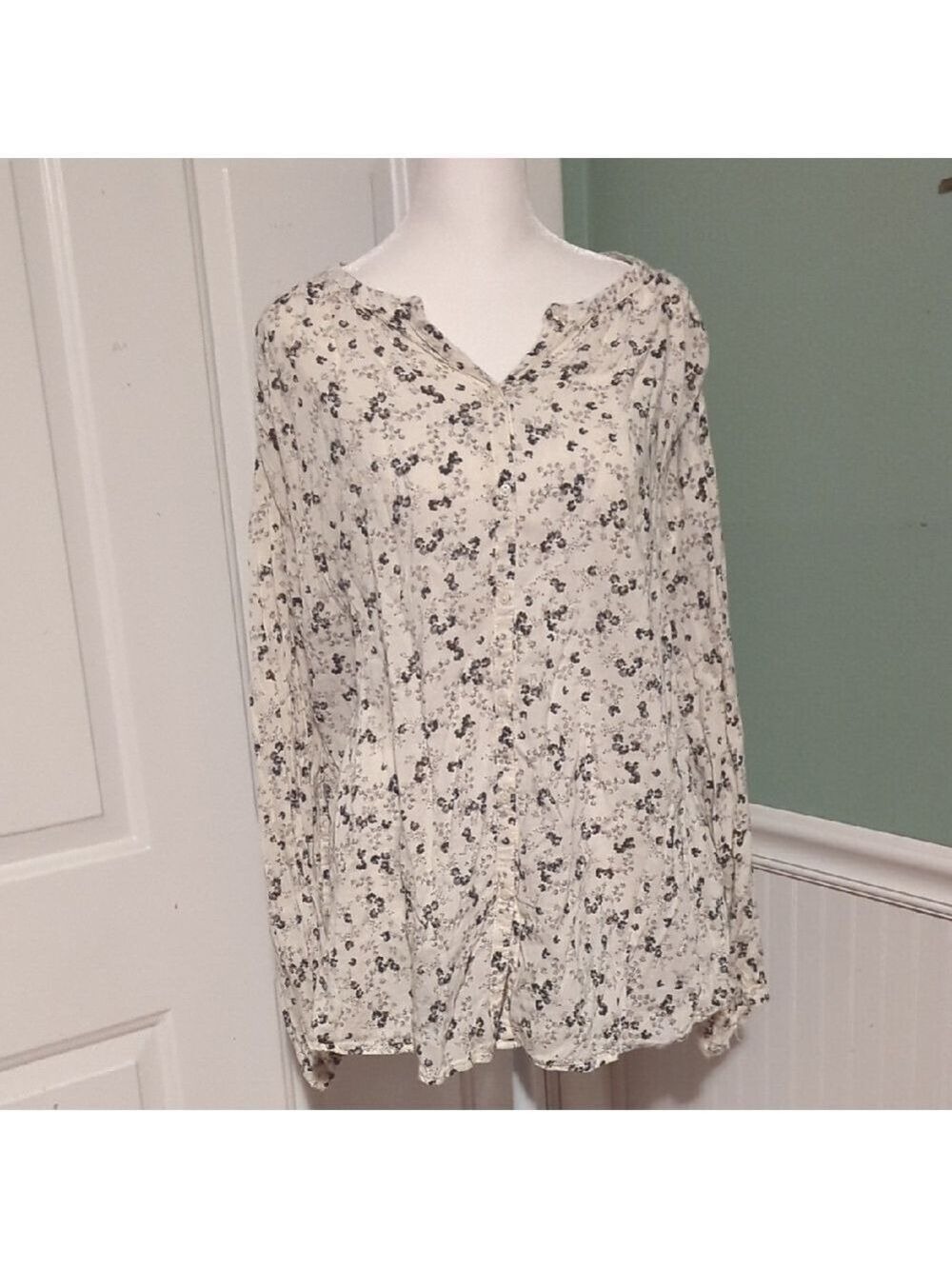 Old Navy Floral V Neck Button Down Top Extra Large Spring Summer Cruise